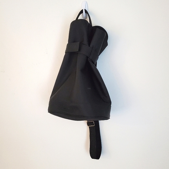 Jil Sander Urban Jungle Minimalist Black One-Strap Backpack - Picture 9 of 16